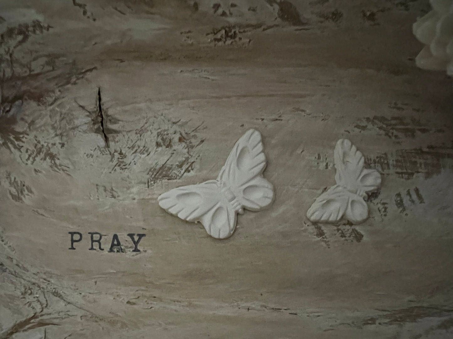 WHITE DISTRESSED WOODEN PRAYER BOWL WITH DISTRESSED BEADED TASSEL